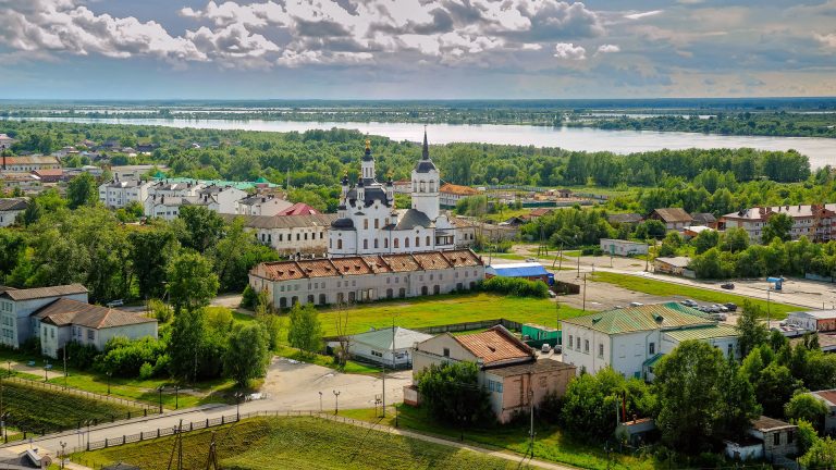 kota-ak-dovurak-kota-industri-dan-pusat-kehidupan-di-siberia