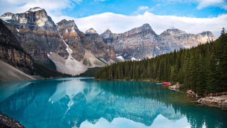 kota-cold-lake-keindahan-dan-pesona-alam-di-kanada
