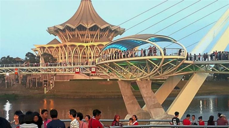 kota-kuching-sejarah-budaya-dan-pesona-kota-di-malaysia