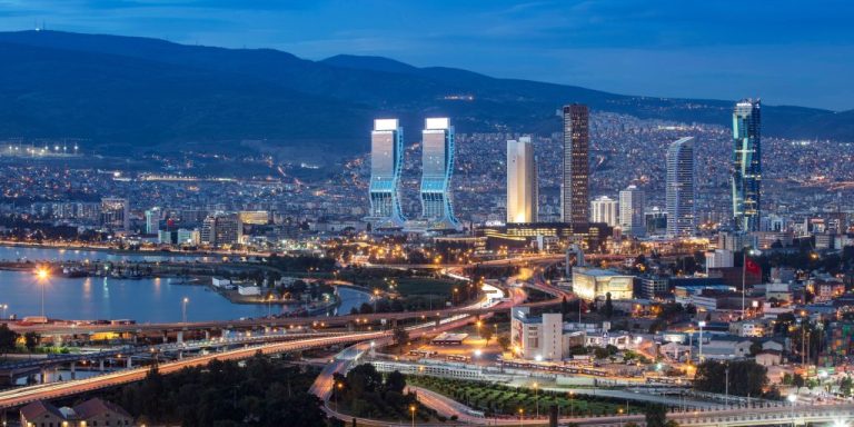 kota-izmir-ibukota-pesisir-yang-bersejarah-dan-modern