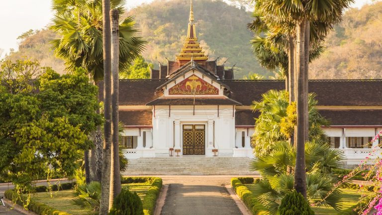 kota-luang-prabang-keindahan-budaya-dan-sejarah-laos